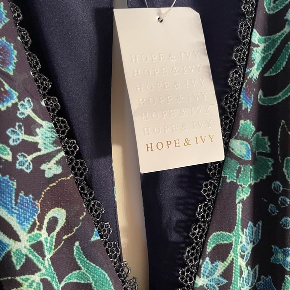 New! Hope & Ivy Dress - Picture 8 of 11